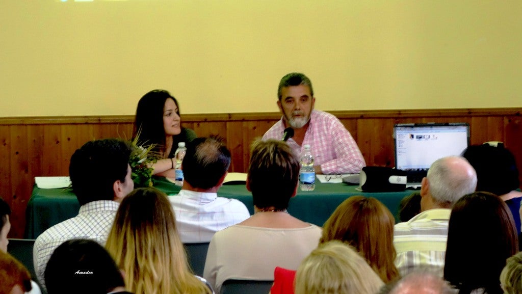 Luis Vicente Hidalgo presentó el primer libro de Lucía Rubio Mateos, 'El descaro de quererte' 