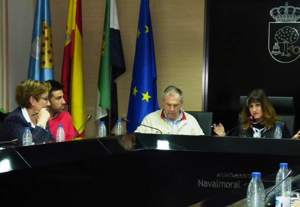 El pleno rechazó las mociones defendidas por PP e IU