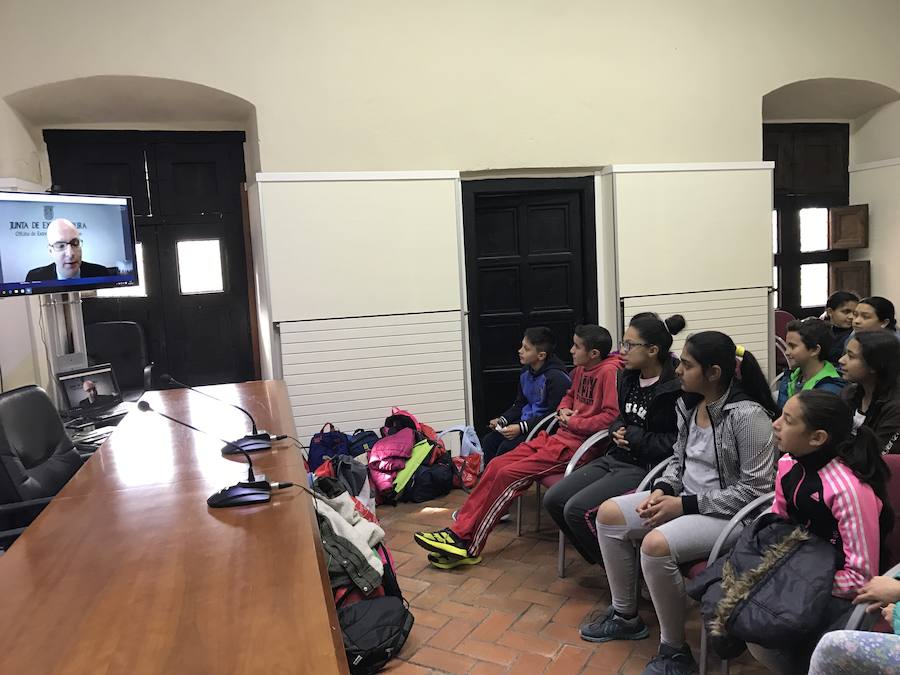 Alumnos del colegio Almanzor inician las visitas escolares al Monasterio de Yuste