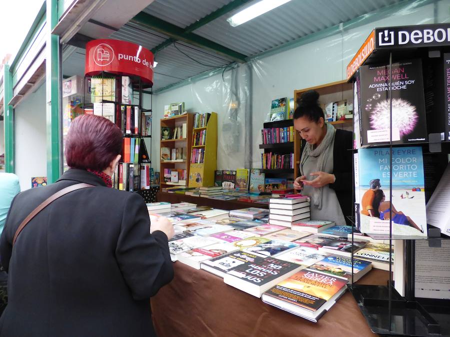 Casetas de los libreros en la Feria del Libro 
