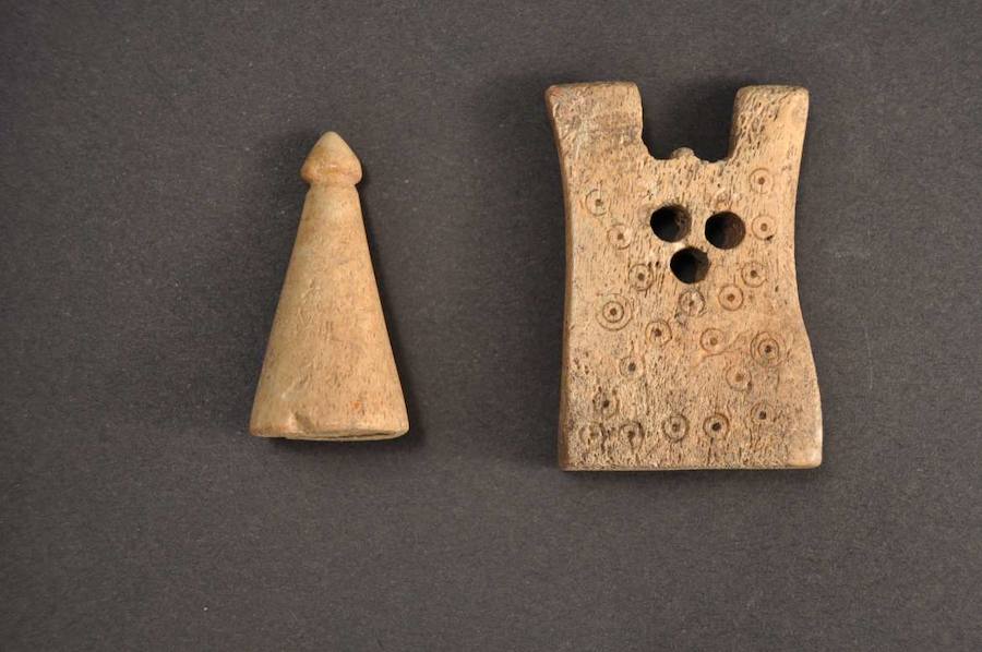 Piezas de ajedrez encontradas en el yacimiento 