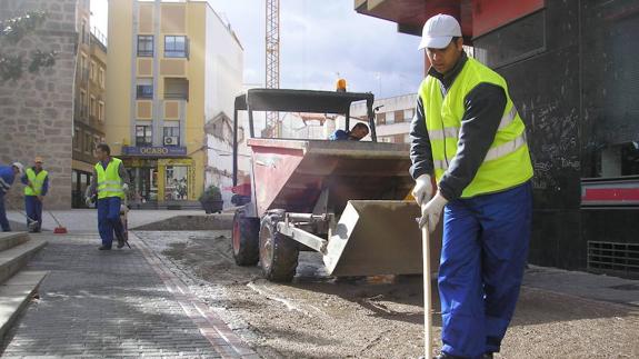 Incrementan en 32.000 euros el presupuesto para la contratación de personal dentro del Programa Empleo de Experiencia