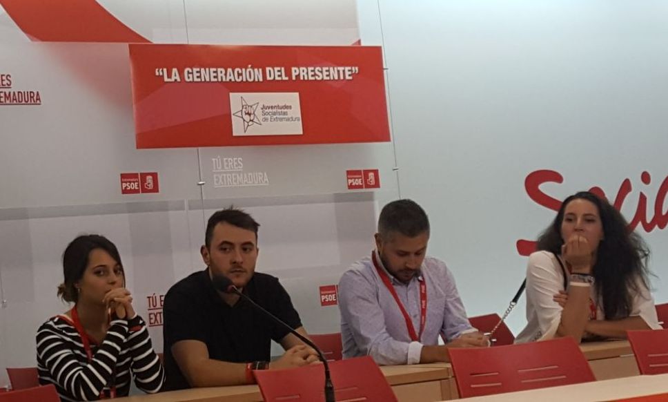 Encinas en la asamblea celebrada en Mérida 