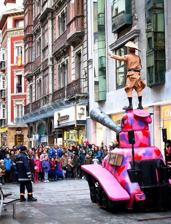 El Tanque Gurugú y la carpa de El Quinto Pino 
