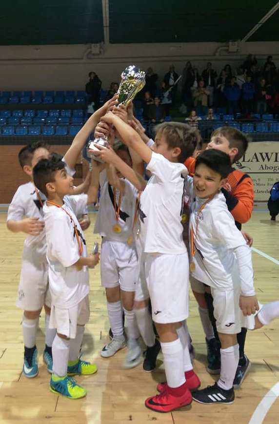Equipos de Talavera y Badajoz se llevan el VI Torneo de fútbol-sala de Semana Santa 'Ciudad de Navalmoral'