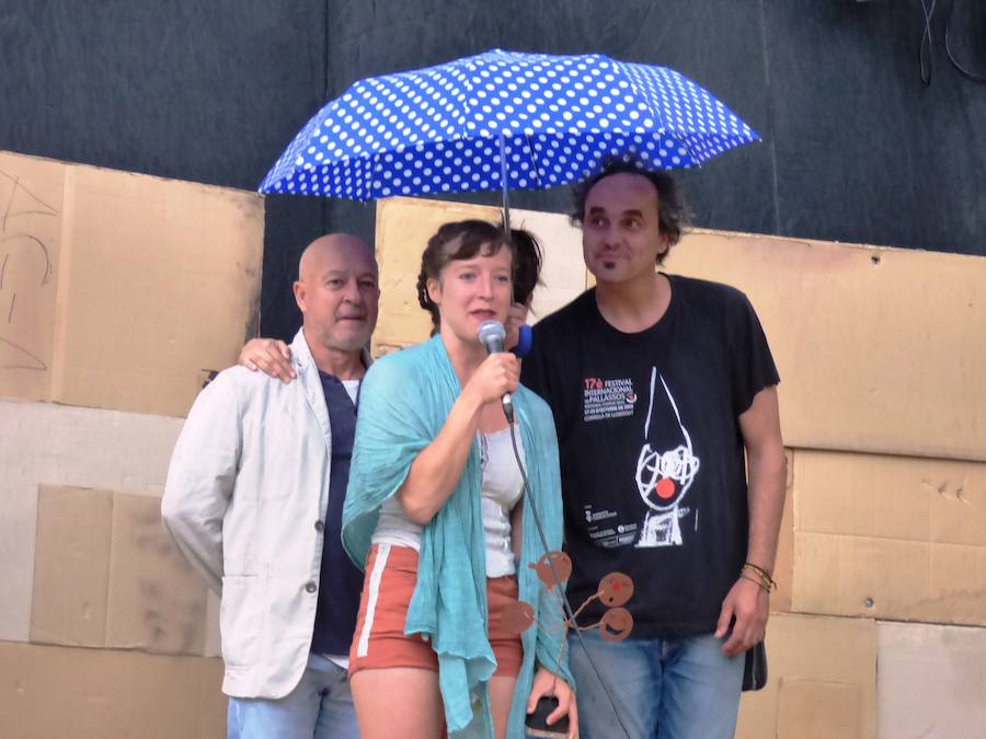 La lluvia precipita la clausura del VII Festival de Circo Contemporáneo de Extremadura