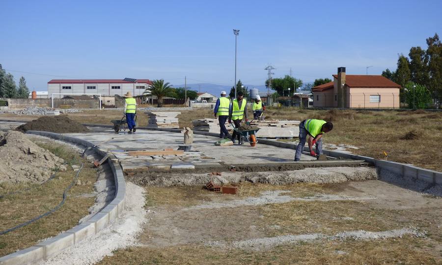 Las obras del Plan de Fomento de Empleo Agrario transforman el campo del Tejar