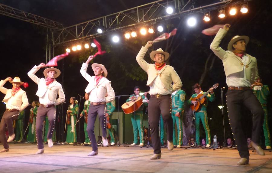 Grupos de Talavera de la Reina, Perú y Rusia actuarán en el festival folklórico de El Encinar