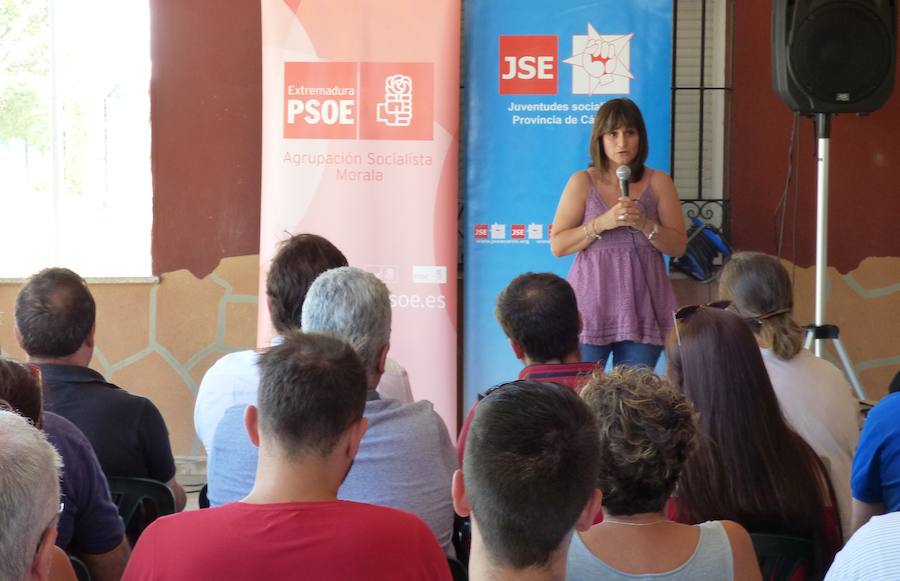 El PSOE regional y el provincial apoyan a Raquel Medina en su presentación como candidata a la alcaldía