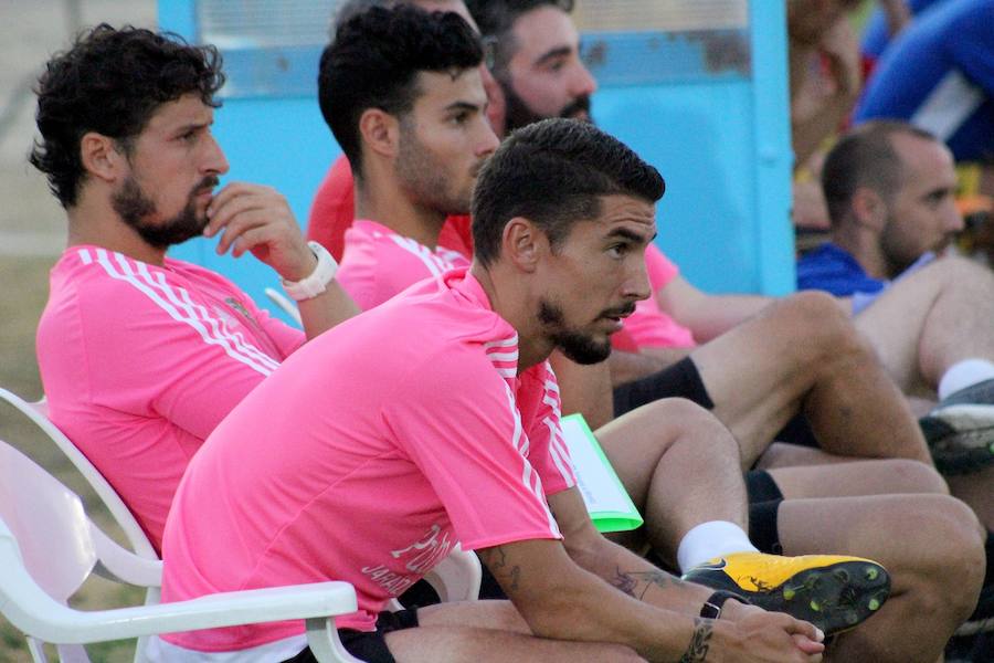 Diego Merino al frente del  banquillo del Moralo 