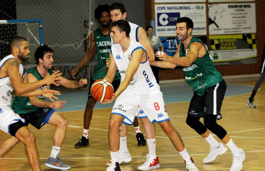 El Cáceres cae ante el Valladolid en un partido amistoso disputado en Navalmoral, 82-88