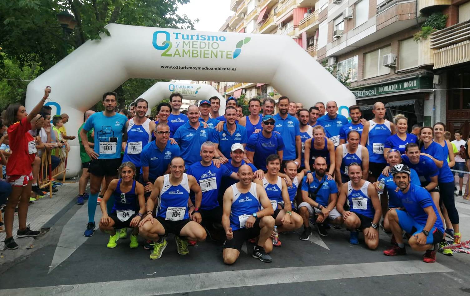 Foto de familia en la Carrera de San Miguel 