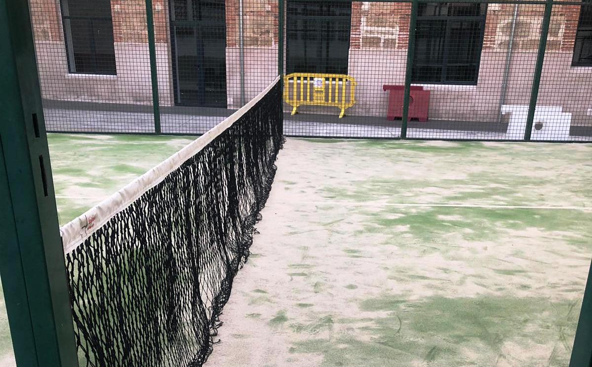Unión del Pueblo Moralo denuncia el estado de abandono de las pistas de pádel de La Inmaculada