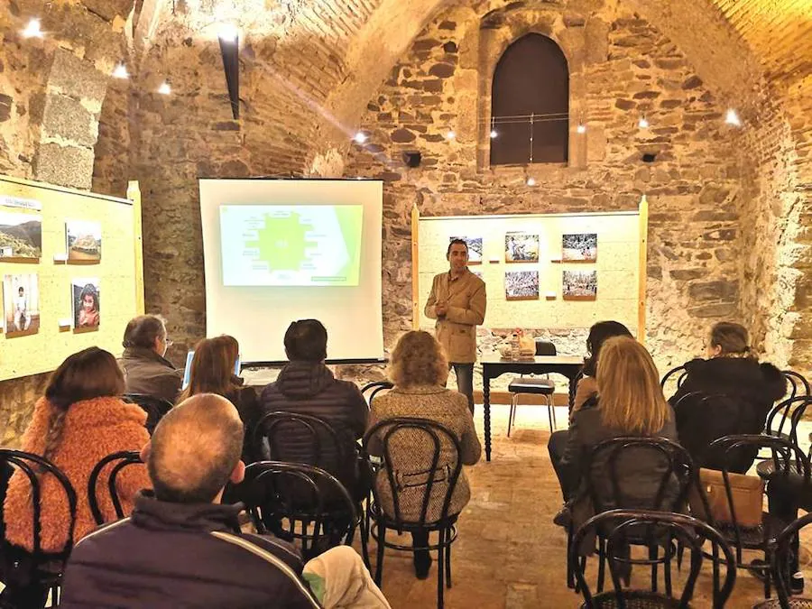 El Museo de Olivenza acoge una exposición sobre la vida de dos etnias peruanas