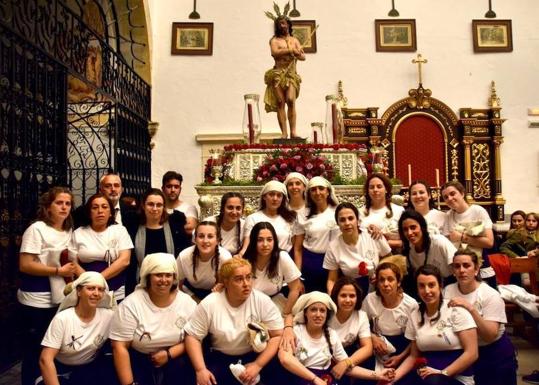 Grupo de costaleras del Señor de la Caña Verde en 2019. 