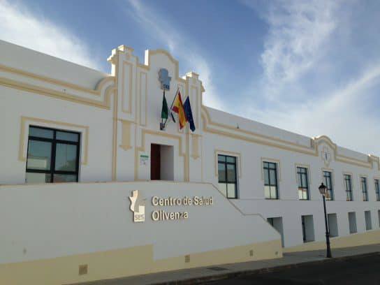 Entrada principal del Centro de Salud de Olivenza. 