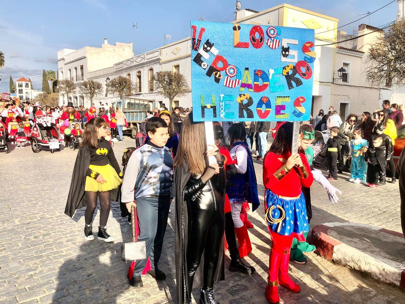 Con el desfile infantil dio comienzo el Carnaval oliventino. 