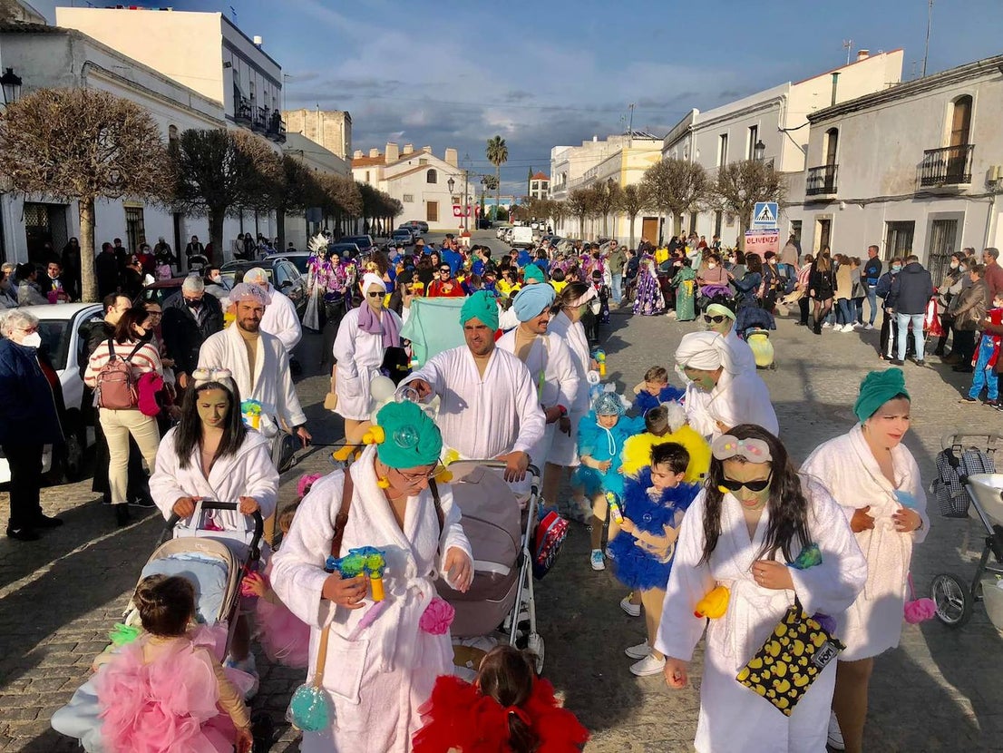 Con el desfile infantil dio comienzo el Carnaval oliventino. 