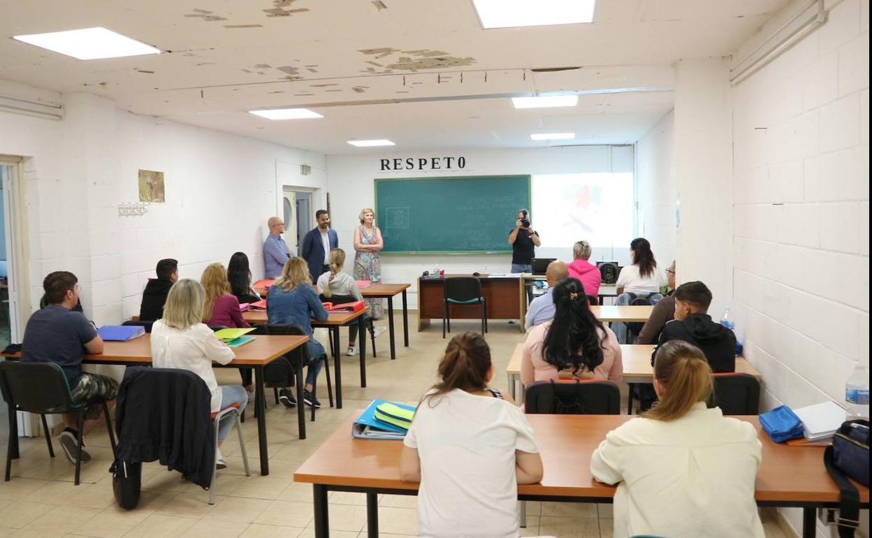 30 alumnos se formarán en cocina y montaje eléctrico con las Escuelas Profesionales 'La Encina III'