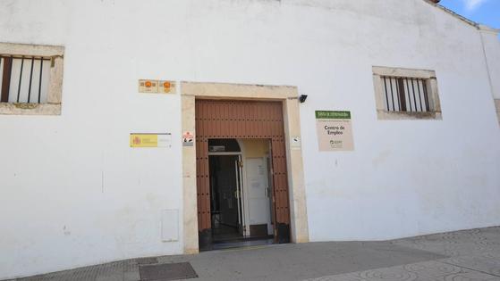 El Ayuntamiento cede por cinco años la planta baja del antiguo cuartel de Dragones a Cruz Roja