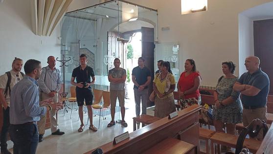 Empresarios turísticos de Italia, Murcia y Olivenza conocen el patrimonio de la ciudad