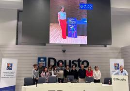 Sánchez, en la pantalla, estuvo muy presente en la entrega de premios.