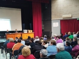 Reunión para los vecinos de los bloques.