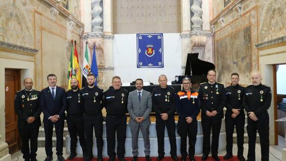 Nueve agentes condecorados y numerosos felicitados en el III Día de la Policía Local de Olivenza