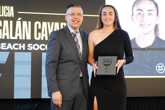 La oliventina Alicia Galán Cayado nueva árbitra internacional de fútbol playa