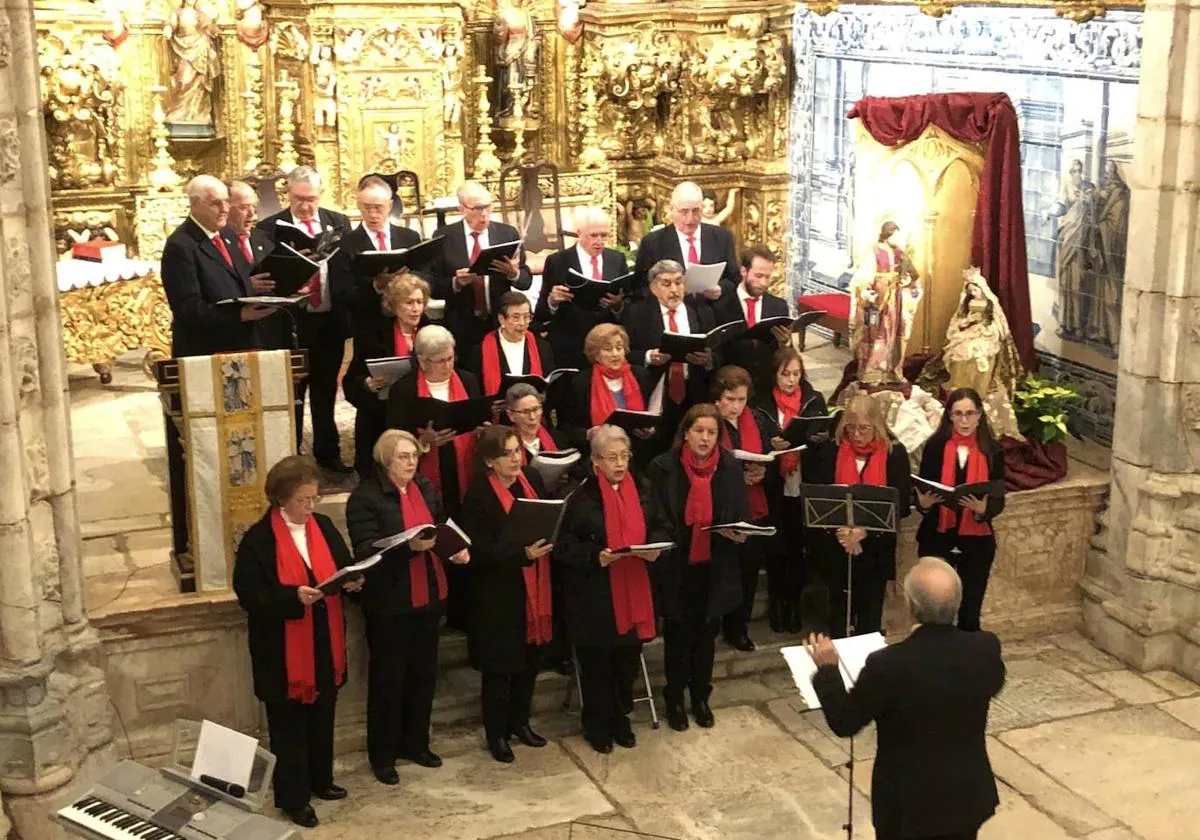 El coro de la Catedral de Badajoz inundó de villancicos y cantos gregorianos la Magdalena