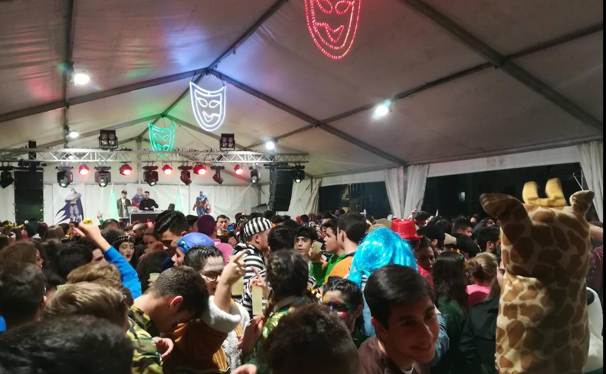 El Carnaval de Olivenza contará con comparsas de Badajoz en el desfile del domingo