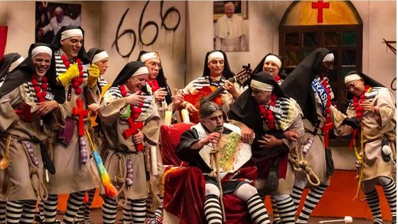 La murga oliventina 'Los Camballotas' llegan a la final mientras que los Espantaperros se quedan en el puesto 10º