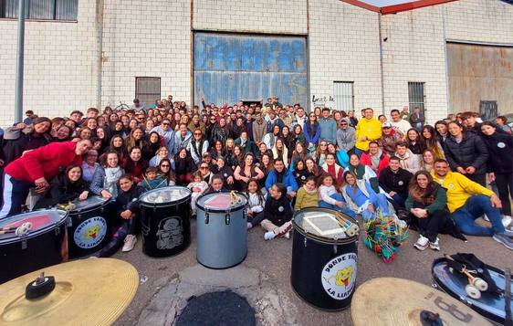 Olivenza sigue presente en el carnaval de Badajoz con la comparsa 'Donde vamos la liamos'