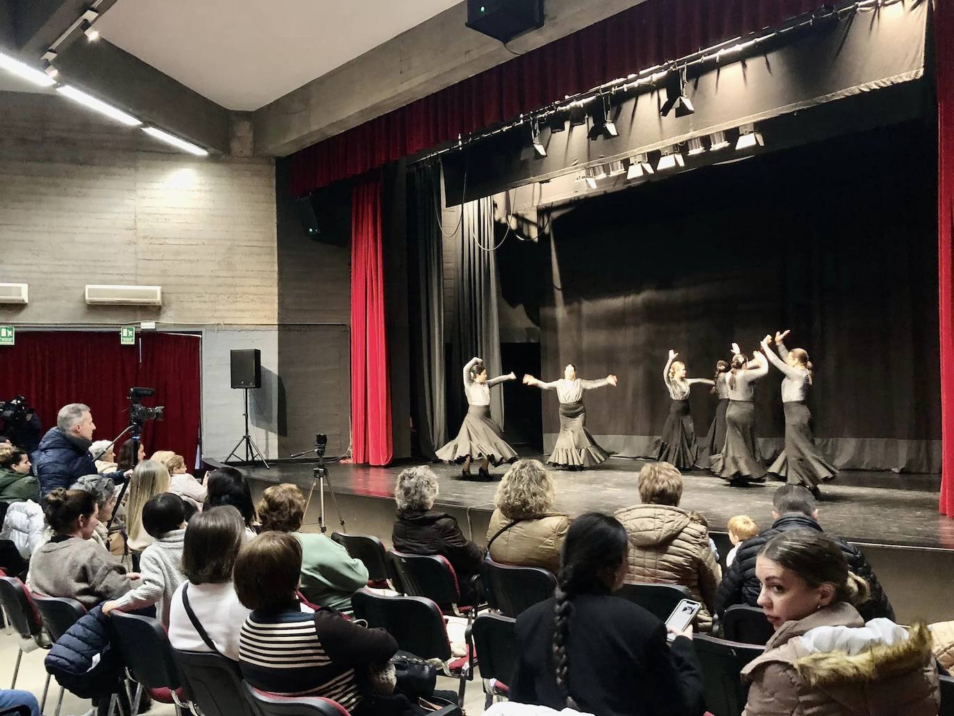 Olivenza inauguró la temporada taurina con un programa de lujo y un lleno hasta la bandera