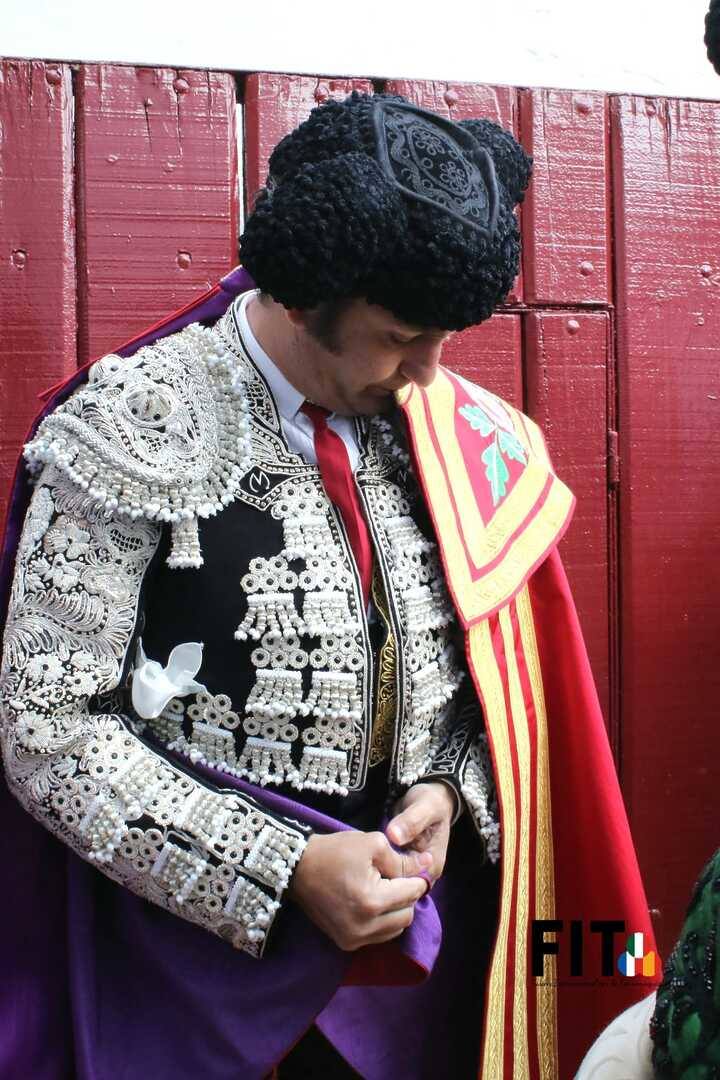 Olivenza volvió a vibrar con los toros a pesar de la lluvia inicial