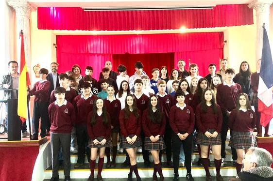 Un grupo de estudiantes de Craon, Francia, llegan a la ciudad de Erasmus+