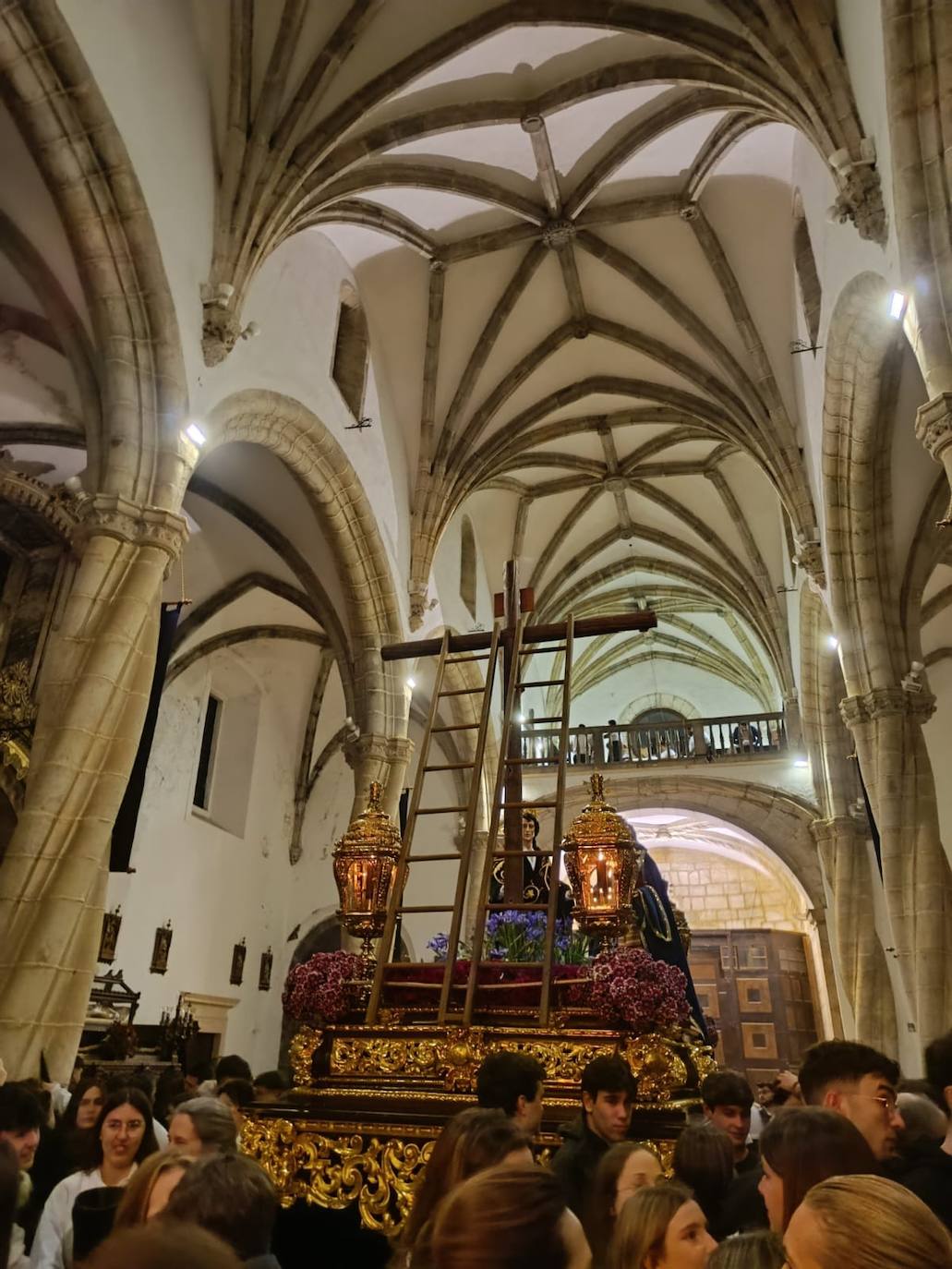 Los actos de la Semana Santa estuvieron supeditados por la lluvia