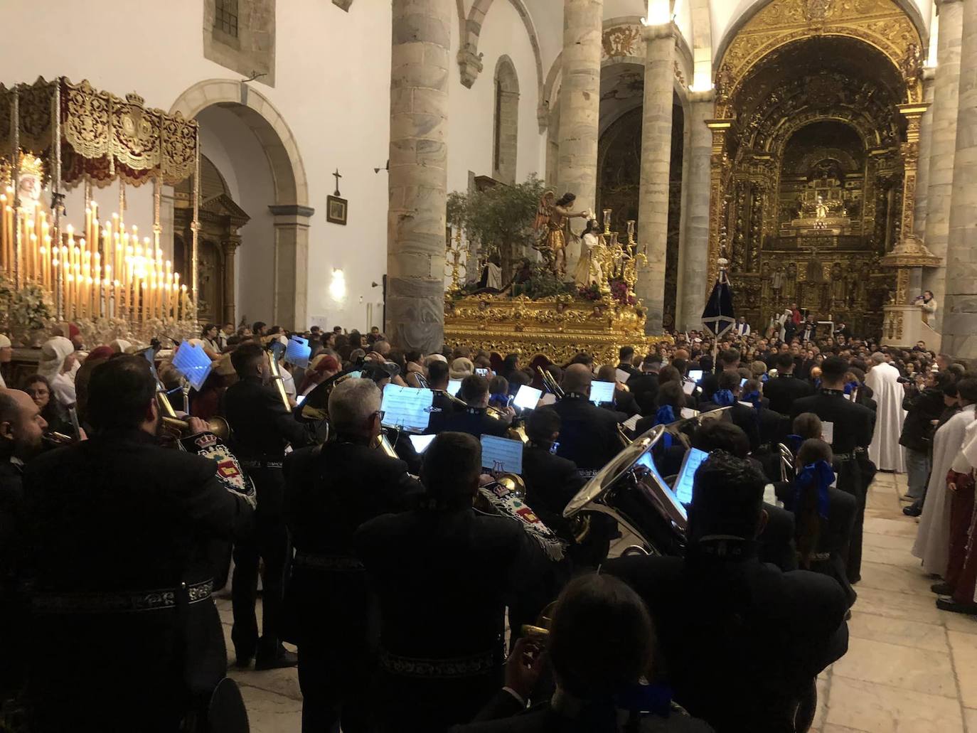 Los actos de la Semana Santa estuvieron supeditados por la lluvia