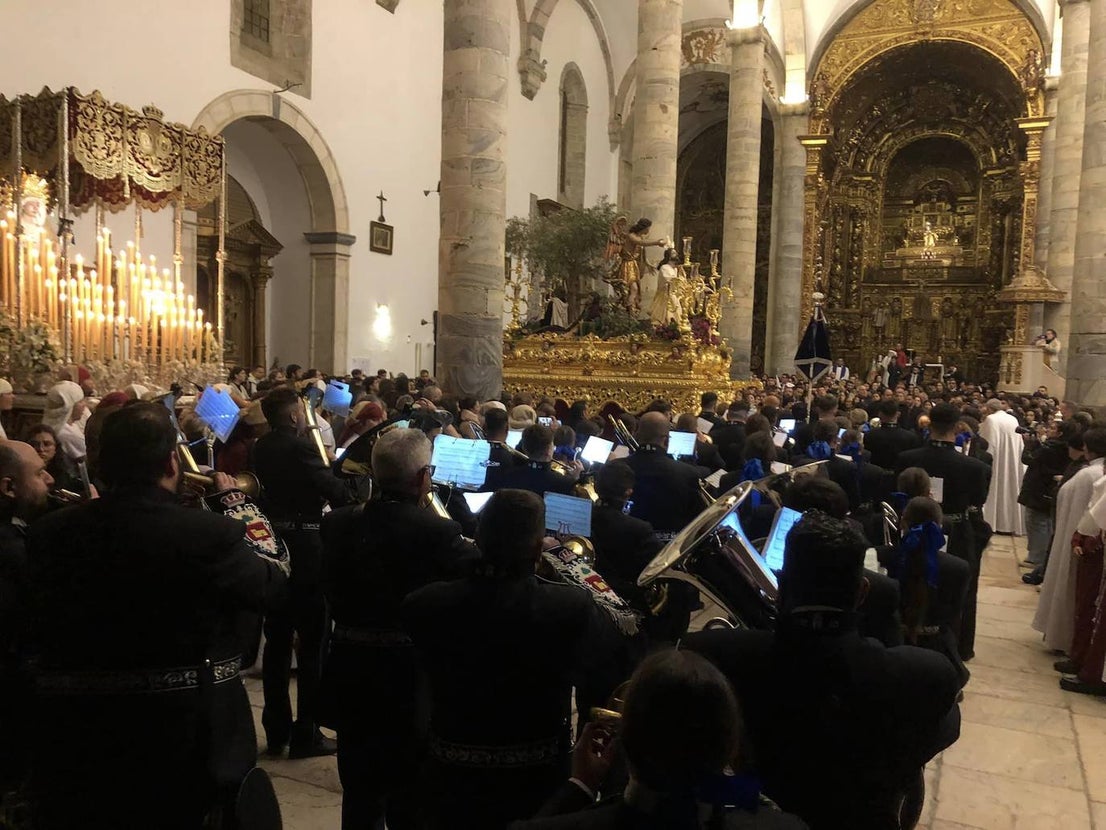 Los actos de la Semana Santa estuvieron supeditados por la lluvia