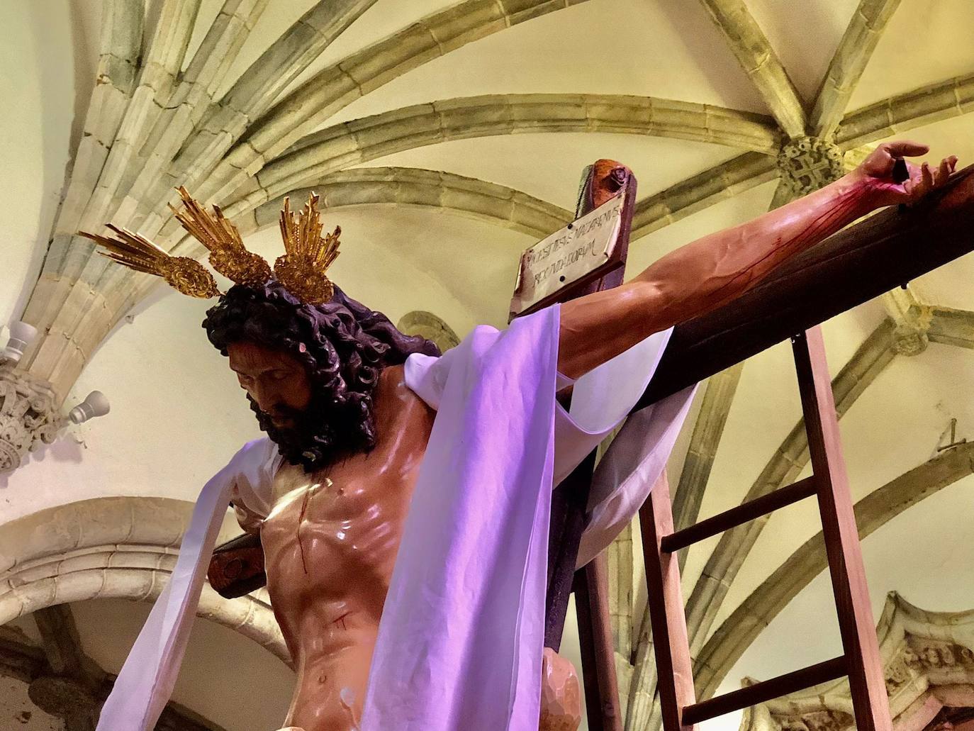 Los actos de la Semana Santa estuvieron supeditados por la lluvia