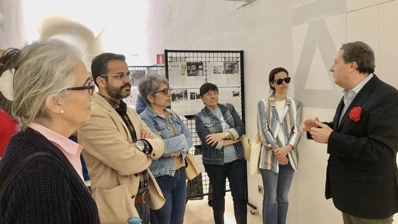 Olivenza ahondó en la 'Revolución de los Claveles' en la conmemoración del 50º aniversario