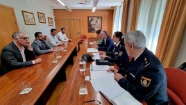 Reunión mantenida entre los alcaldes y el delegado del Gobierno.