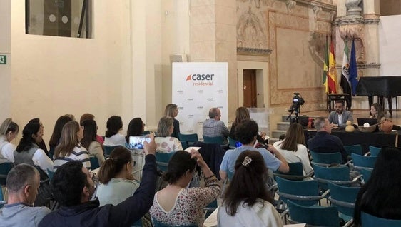 Caser Olivenza reunió a personas interesadas en la atención a dependientes en la I Jornada