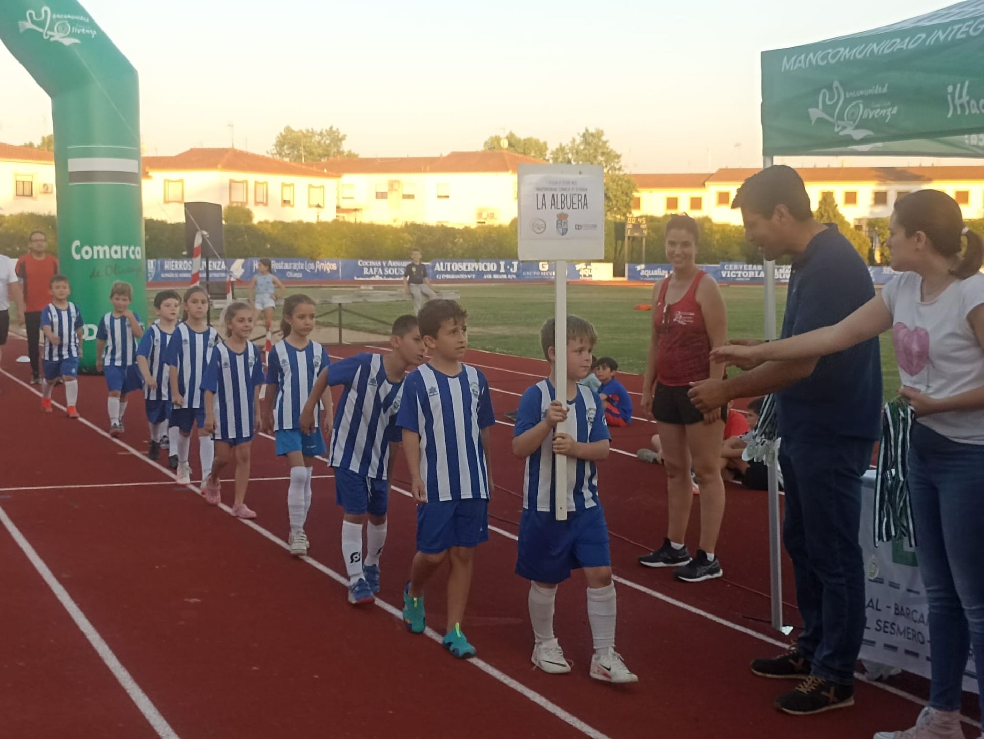 La clausura de la VII Liga de Fútbol reunió a casi 400 deportistas de la Comarca