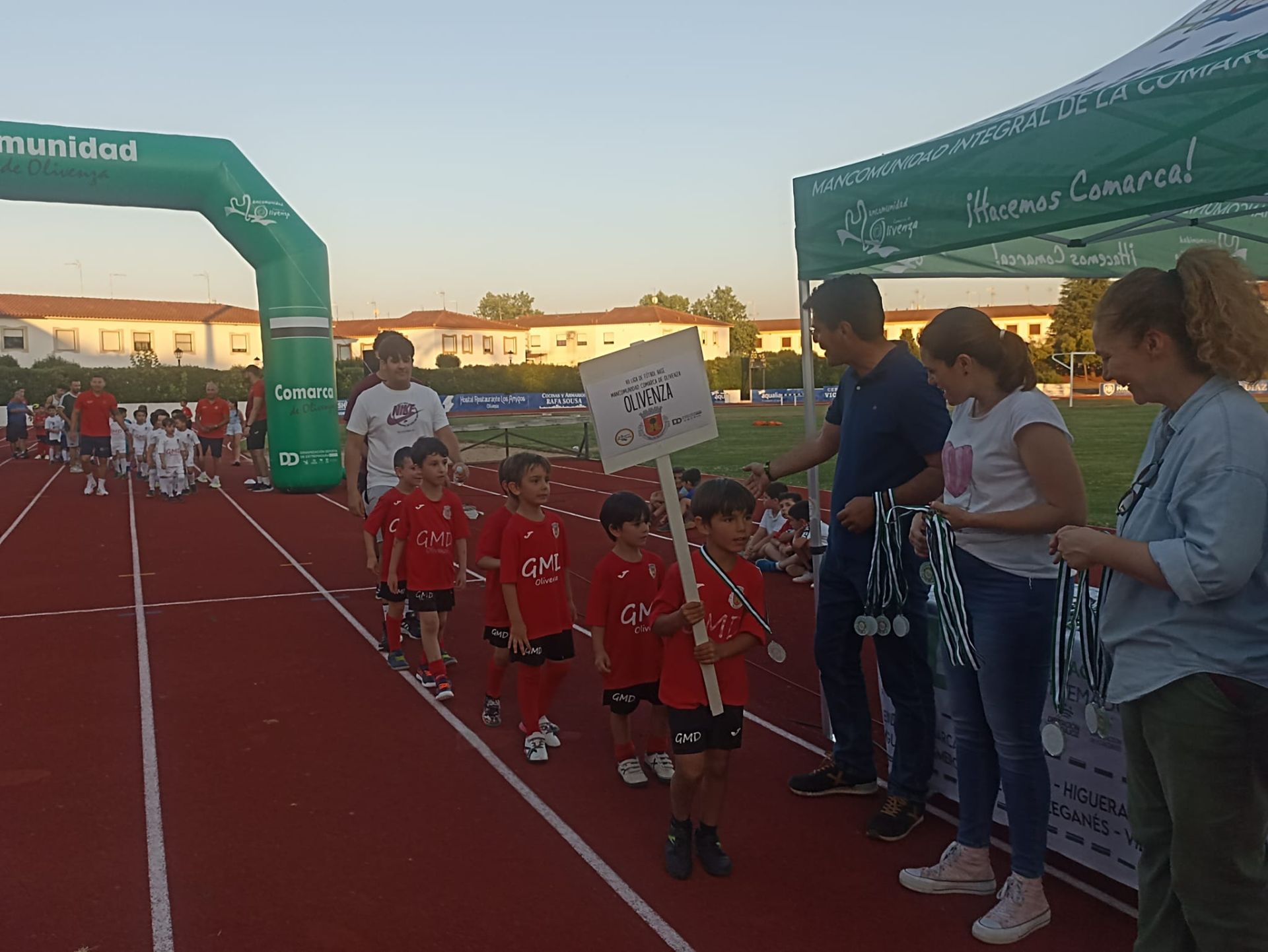 La clausura de la VII Liga de Fútbol reunió a casi 400 deportistas de la Comarca