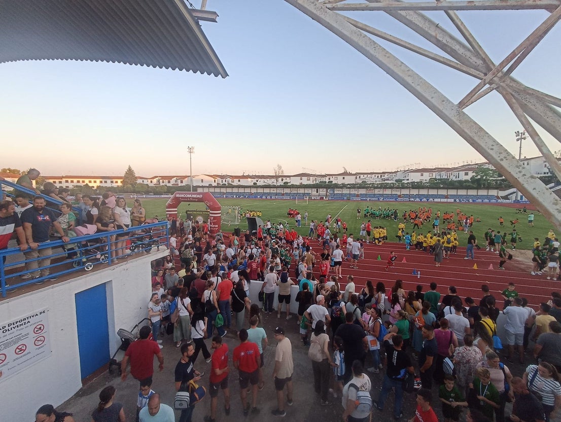 La clausura de la VII Liga de Fútbol reunió a casi 400 deportistas de la Comarca