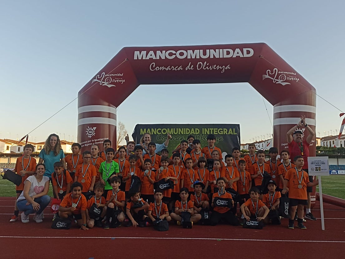 La clausura de la VII Liga de Fútbol reunió a casi 400 deportistas de la Comarca