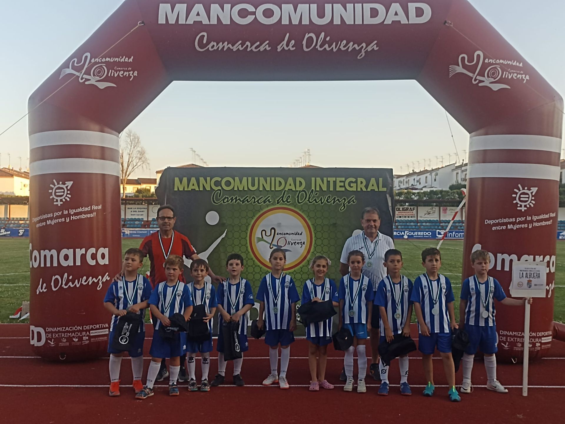 La clausura de la VII Liga de Fútbol reunió a casi 400 deportistas de la Comarca