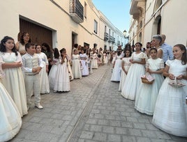76 niños y niñas de Primera Comunión procesionaron en el Corpus Christi