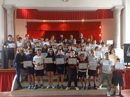Alumnos de las Escuelas Parroquiales del Sagrado Corazón.